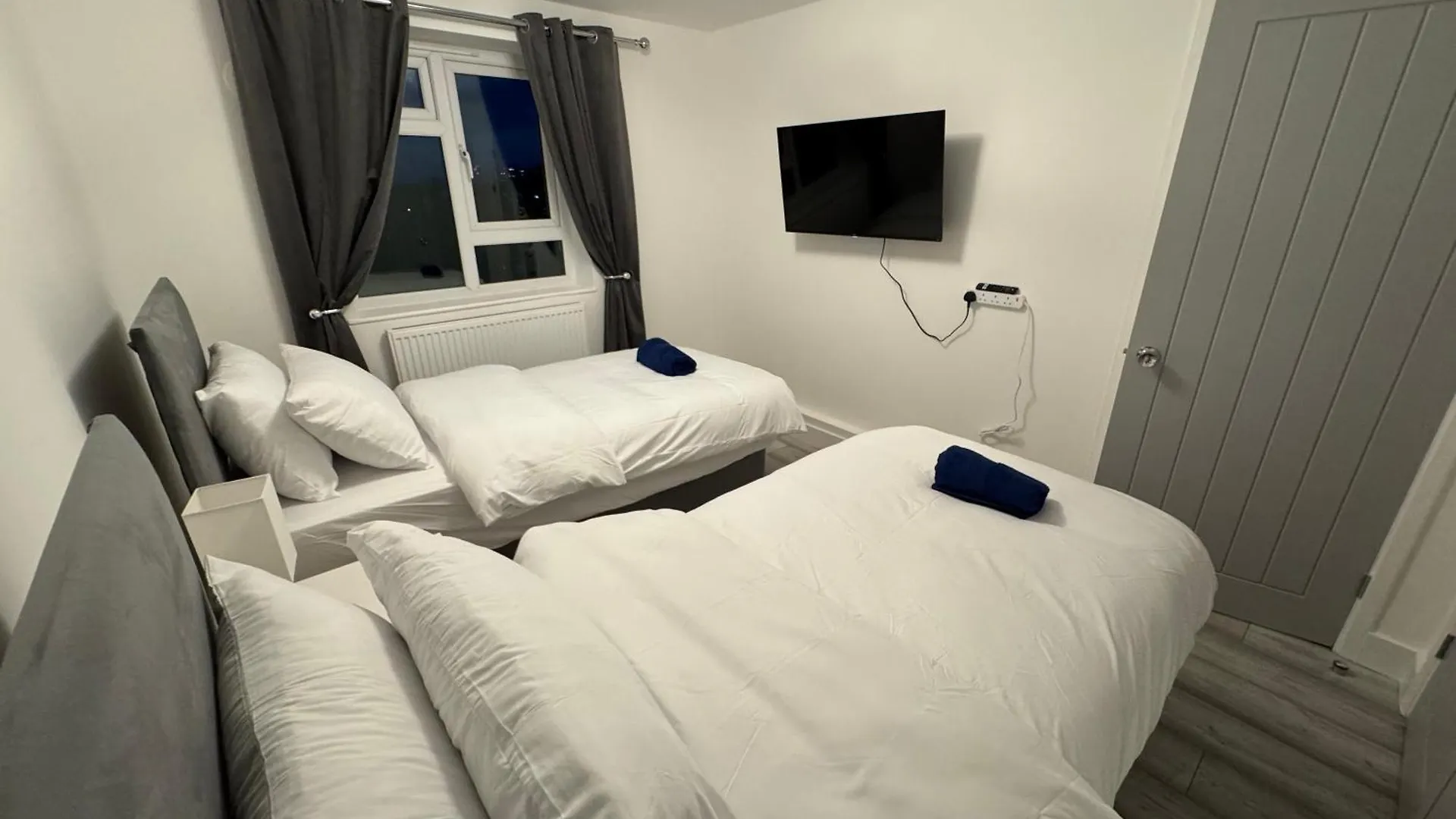 Appartamento Stylish 2Br, Fast Wifi With Balcony Londra